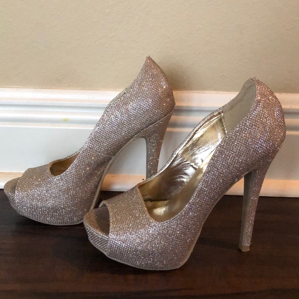 Champagne Stiletto Heels 👠🥂🍾